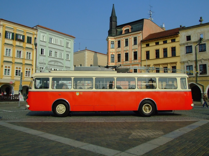 červený trolejbus